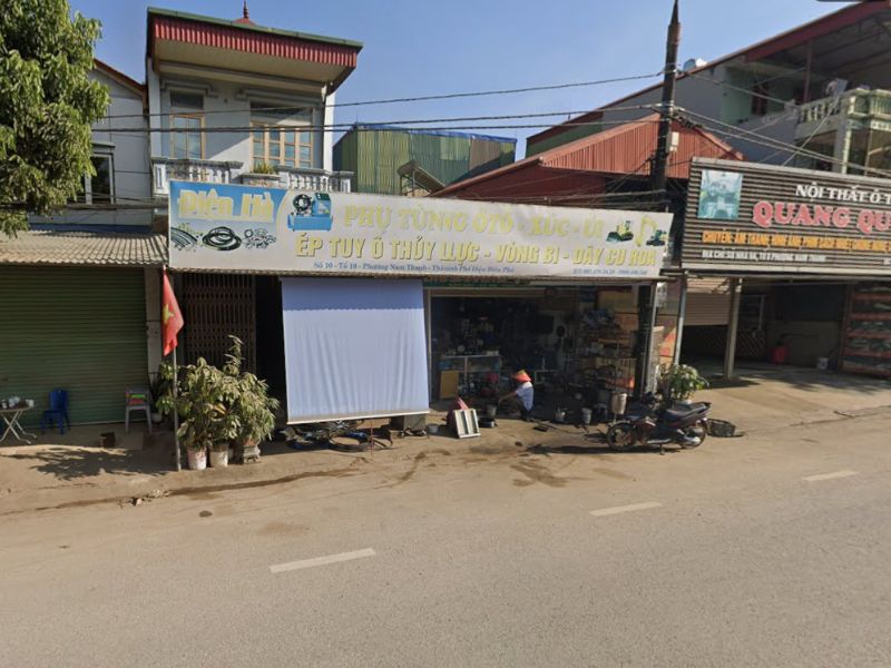 Cửa hàng phụ tùng ô tô Điện Hà